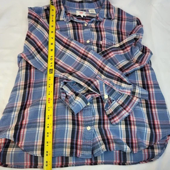 Levis Womens Flannel Shirt XL Boyfriend Fit Blue Plaid Button Up Barrel Cuff - Picture 9 of 10